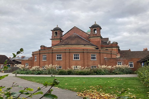 University of Reading beautician course